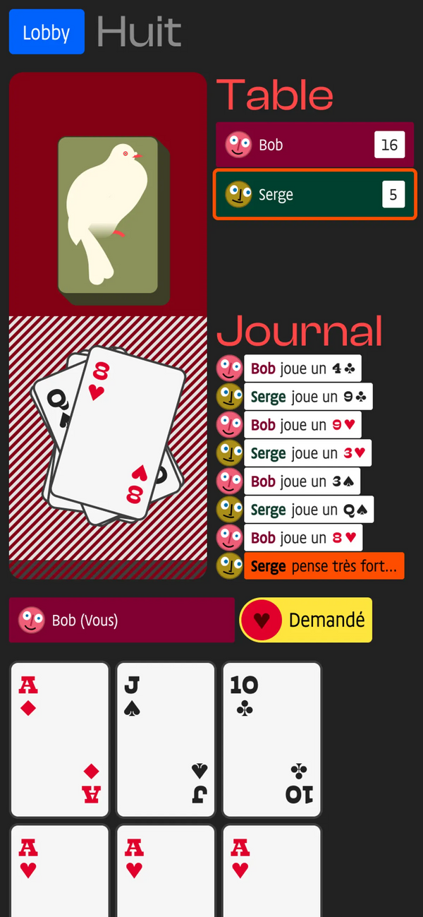 L'interface mobile d'une table de jeu. Il y a une pile de carte, une défausse, une liste des joueurs, un journal d'événements et les cartes en mains d'un des joueurs.